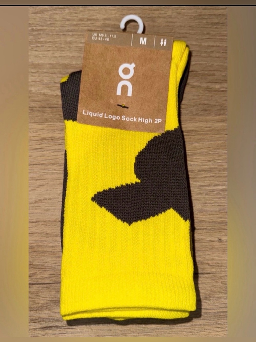 NWT ON RUNNING Liquid Logo Sock High 2P Pack of 2. Size Medium.